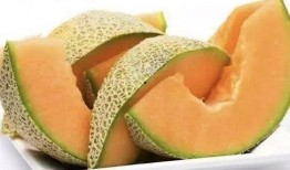 喝酒吃哈密瓜,哈密瓜佐酒的独特风味体验