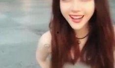 抖音美女吃瓜,瓜香四溢笑点满满