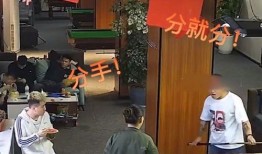 网吧吃瓜男子,揭秘网络世界的“看客”现象