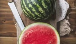 挑瓜吃瓜拍照图片大全,挑瓜吃瓜拍照瞬间，尽收眼底