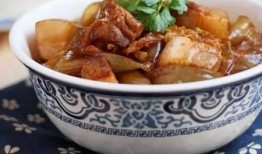 信阳老周炖菜吃瓜,一锅炖出人间烟火，一瓜品味岁月静好