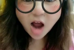 夏天吃瓜笑哈哈,欢乐无限笑颜