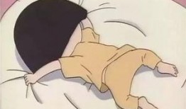 在水里吃瓜看书,夏日悠闲生活剪影