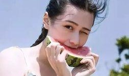 吃瓜女生跳舞图片真实,揭秘吃瓜女生热舞瞬间